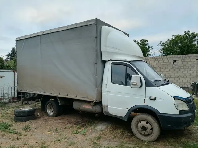 Автомобиль марки ГАЗ модель 2818- 0000010-42 2008 г.в. VIN-номер XSU28180N80022179. В залоге у ПАО «Совкомбанк».