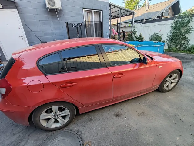 Автомобиль марки BMW модель 118I 2006 г.в. VIN-номер WBAUF31000PS32747