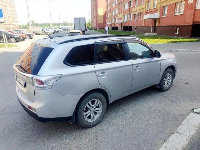 Автомобиль марки MITSUBISHI модель Outlander 2013 г.в. VIN-номер Z8TXTGF3WDM022294