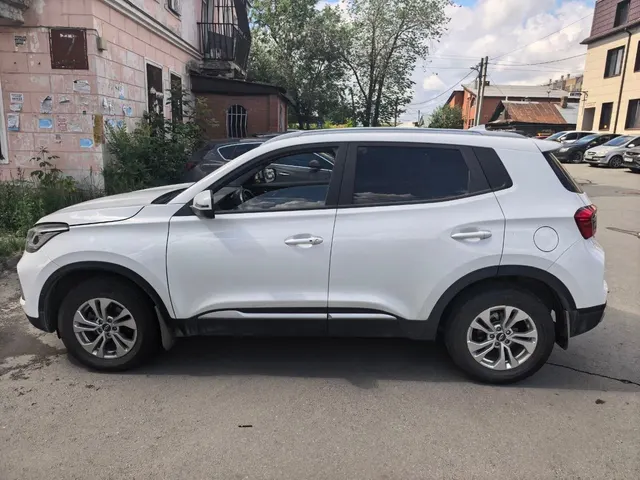 Автомобиль марки CHERY, модель TIGGO 4 PRO, 2024 г.в., VIN-номер: LVVDB11B2RC091145 . Находится в залоге у ПАО «Совкомбанк» (ИНН: 4401116480, ОГРН: 1144400000425).