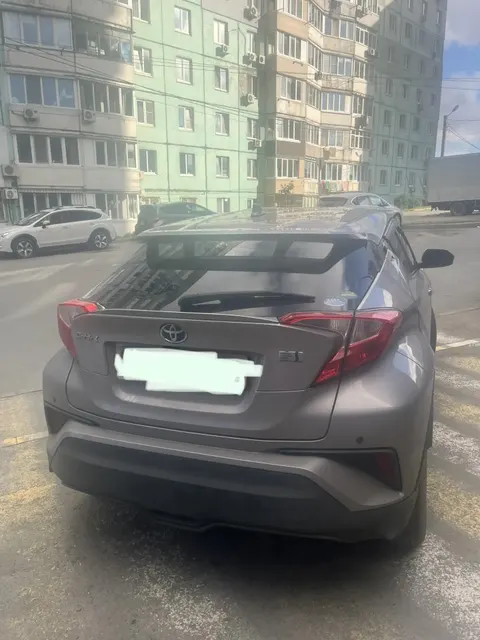 Легковой автомобиль марки: TOYOTA, модели: C-HR HYBRID, год выпуска: 2018, идентификационный номер (VIN): ZYX10-2144760 Имущество находится в залоге ПАО "Совкомбанк"