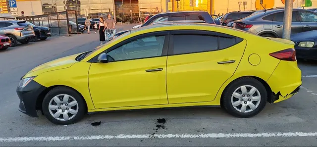 HYUNDAI модель Elantra 2019 г.в. VIN номер 5NPD74LF8KH494179