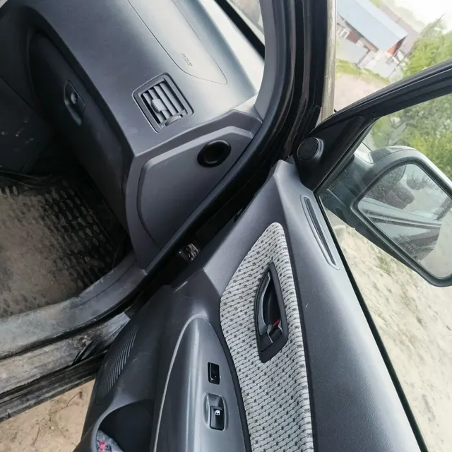 Автомобиль марки HYUNDAI модель Tucson 2005 г.в. VIN-номер KM8JN72D85U076737