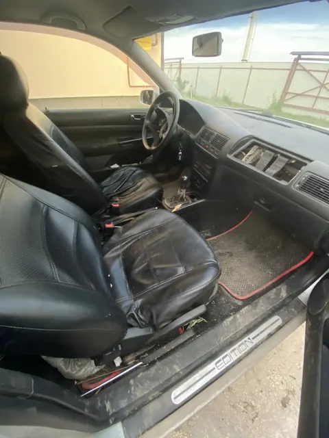 Автомобиль - VOLKSWAGEN Golf 1.4, легковой комби (хэтчбек), 2001 г.в., цвет белый (серебристый), VIN-номер: WVWZZZ1JZ1B074397. Автомобиль находится в залоге ПАО "Совкомбанк", на момент публикации запретов на регистрационные действия не имеется.