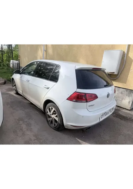 Автомобиль марки VOLKSWAGEN модель Golf, 2013 г.в. VIN-номер WVWZZZAUZEW006395
