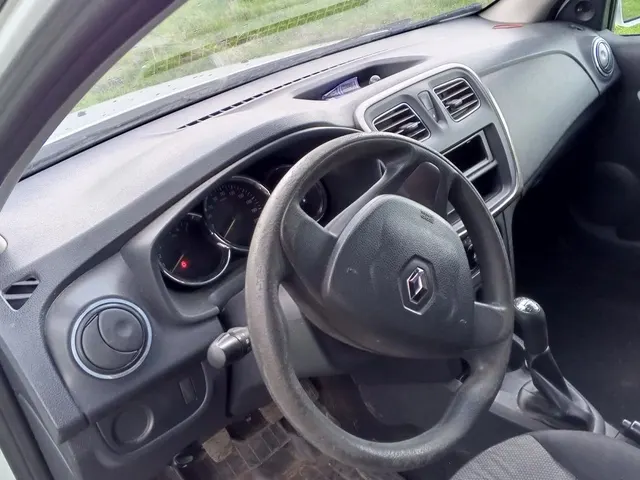 Легковой автомобиль марки: RENAULT, модели: Logan, год выпуска: 2017 г., кузов №: X7L4SRAV457737969, идентификационный номер (VIN): X7L4SRAV457737969