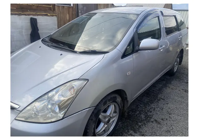 Автомобиль марки TOYOTA, модель WISH, 2003 г.в. , VIN-номер ZNE100073981