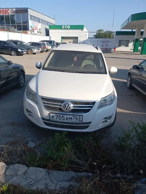 втомобиль марки VOLKSWAGEN модель Tiguan, 2010 г.в., VIN-номер XW8ZZZ5NZBG102879. Имущество является предметом залога перед ПАО «Совкомбанк».