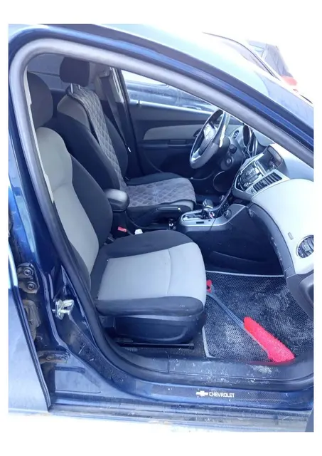 Автомобиль марки CHEVROLET модель Cruze, 2012 г.в., VIN XUFJA696JC3023552, находится в залоге у ПАО «СОВКОМБАНК».