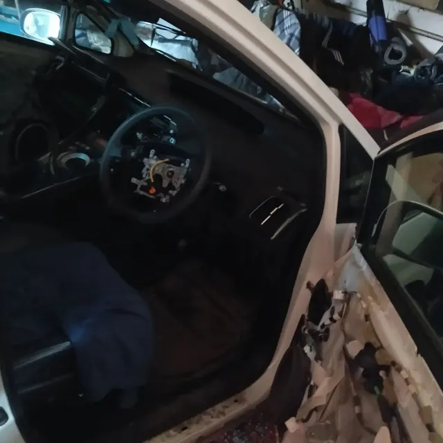 Автомобиль марки TOYOTA модель PRIUS Hybrid 2012 г.в. VIN-номер ZVW30-5419278