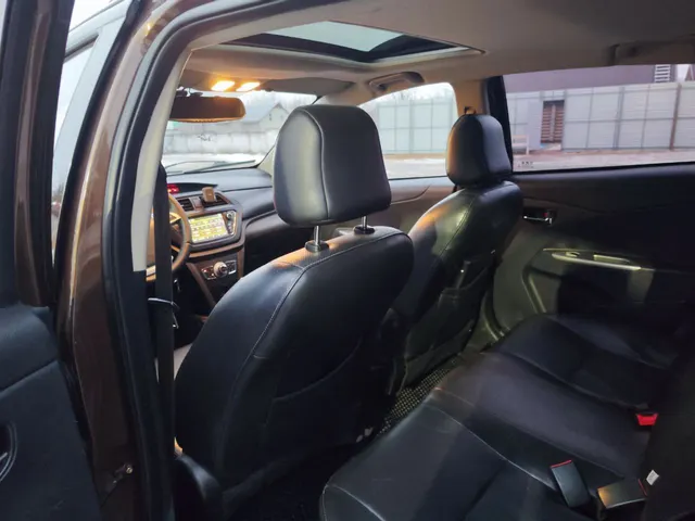 Автомобиль марки LIFAN X50, идентификационный номер (VIN): X9W215851H0010506, год выпуска 2017 В залоге у ПАО "Совкомбанк".