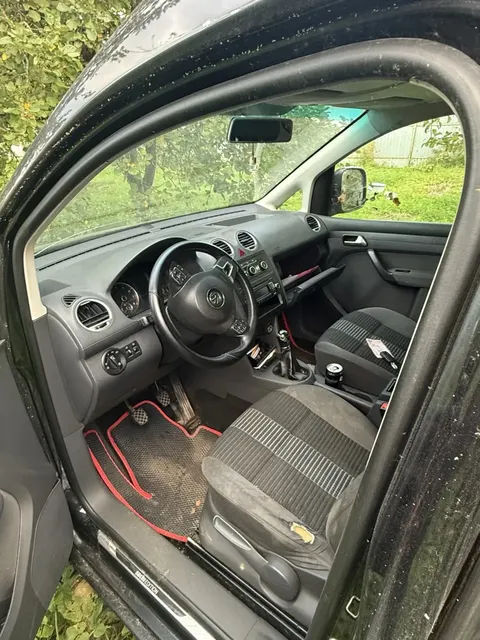Автомобиль марки VOLKSWAGEN модель 2K CADDY, 2013 года выпуска, VIN WV2ZZZ2KZEX024018