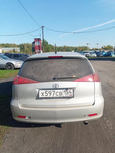 Легковой автомобиль марки Toyota Caldina, год выпуска – 2002; VIN отсутствует, номер кузова: ZZT2410002473