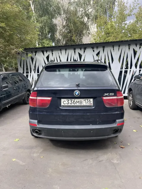 Автомобиль марки BMW модель X5 2008 г.в. VIN-номер WBAFE41030L157471