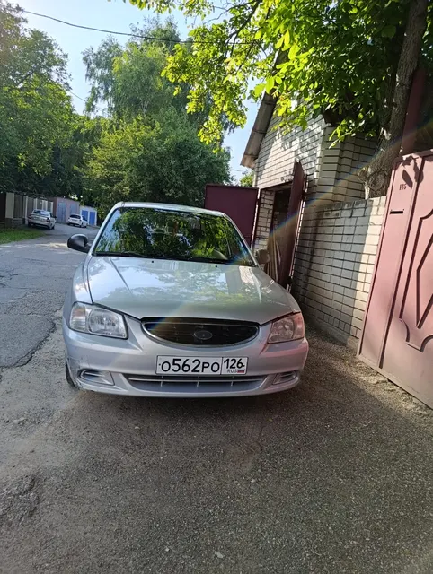Автомобиль марки HYUNDAI модель Accent 2005 г.в. VIN-номер X7MCF41GP5M042071