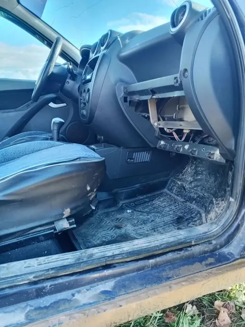 Автомобиль марки LADA, модель Granta, 2015 года выпуска, VIN: XTA219110FY168817 (является предметом залога ПАО «СОВКОМБАНК»).