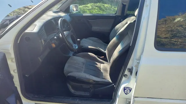 Автомобиль марки ФОЛЬКСВАГЕН модель ГОЛЬФ 1993 г.в. VIN-номер WVWZZZ1HZPW062098