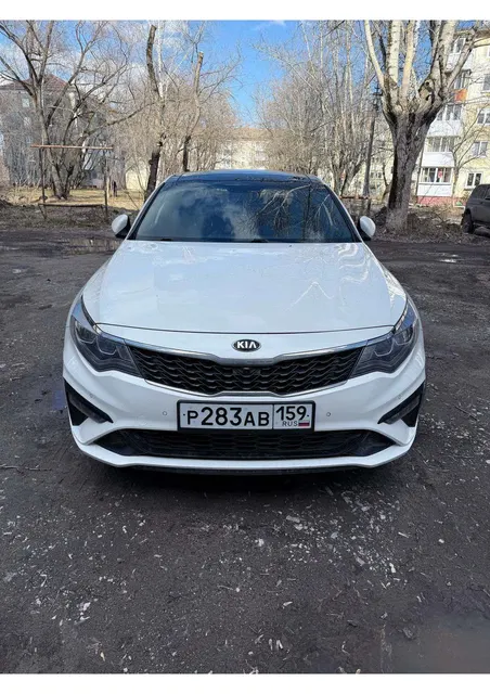 Легковой автомобиль KIA модель Optima 2018 г.в. VIN-номер XWEGV412BK0003927, находится в залоге у ПАО «Совкомбанк».