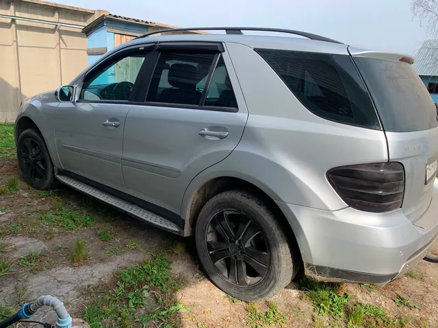 Автомобиль марки MERCEDES ML 320, VIN - WDC1641221A021455, 2005 года выпуска