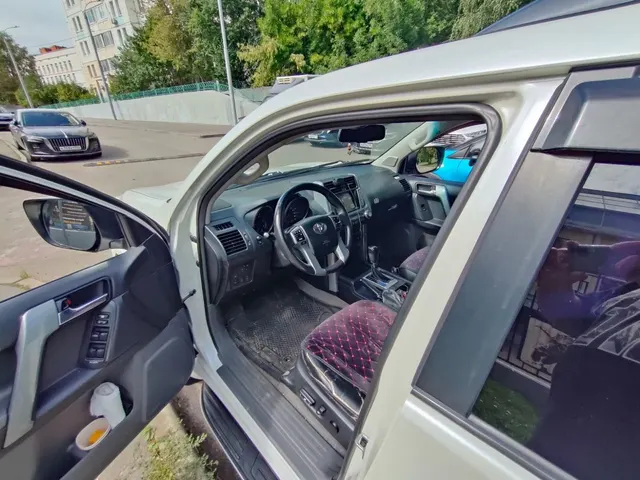 Автомобиль марки TOYTA LAND CRUISER модель 150 ( PRADO) 2012 г.в. VIN-номер JTEBH3FJ20K080744. Является предметом залога ПАО "СОВКОМБАНК" (ИНН: 4401116480, ОГРН: 1144400000425).