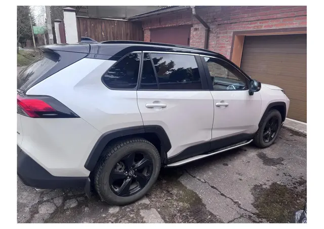 Легковой автомобиль марки: TOYOTA, модели: RAV 4, год выпуска: 2021 г., идентификационный номер (VIN): XW7R43FV40S033984