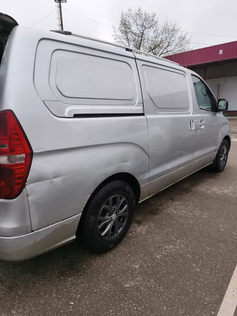 Автомобиль марки HYUNDAI модель H1-Grand-Starex 2008 г.в. VIN-номер KMFWBH7JP8U011896