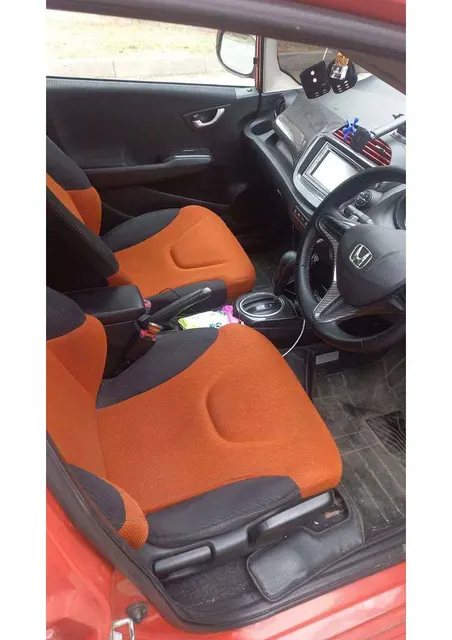 Легковой автомобиль марки: ТС HONDA FIT, год выпуска 2011; кузов GE8-1508422, находится в залоге у ПАО «Совкомбанк».
