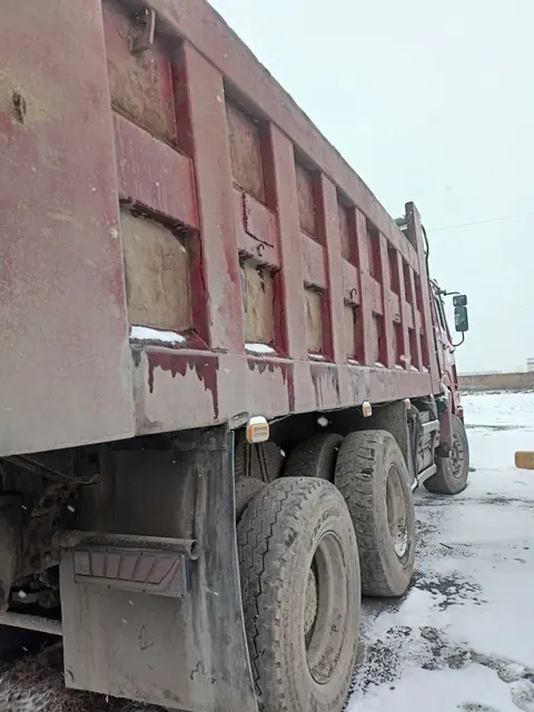 Автомобиль марки HOWO модель ZZ3257N3847A 2011 г.в. VIN-номер LZZ5ELND17A704653