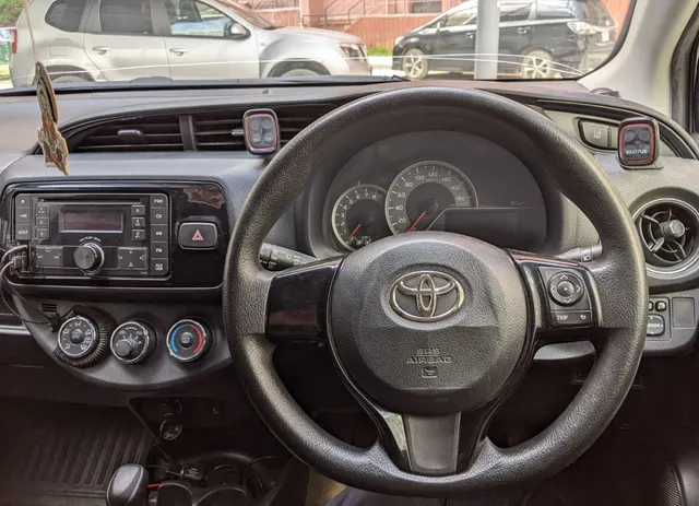 Автомобиль марки Toyota Vitz, год выпуска 2016,кузов №: NSP1302230210