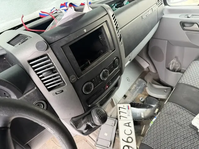 Автомобиль марки МЕРСЕДЕС-БЕНЦ модель СПРИНТЕР 2008 г.в. VIN-номер WDB9066371S312404