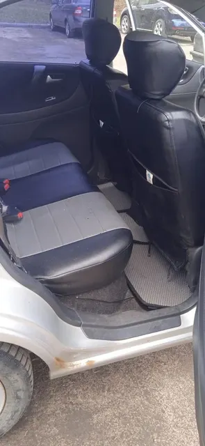 Легковой автомобиль марки: SUZUKI модель: Liana, год выпуска: 2005 г., идентификационный номер (VIN): JSAERB31S00200439. В залоге перед Совкомбанк (ПАО).