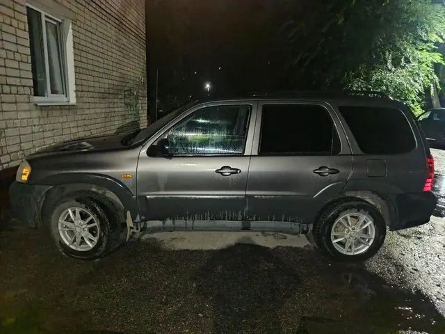 Автомобиль марки MAZDA модель Tribute 2004 г.в. VIN-номер 4F2YZ92Z35KM06052. Имущество обременено залогом в пользу ПАО "СОВКОМБАНК".