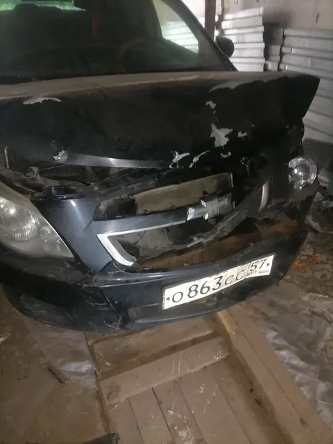 Автомобиль марки CHEVROLET модель Cobalt 2013 г.в. VIN-номер XWBJF69VJEA017879. В залоге у ПАО "Совкомбанк".