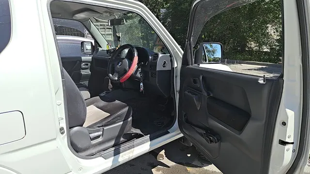 Автомобиль марки SUZUKI модель Jimny; номер шасси JB23W-538034; год выпуска: 2008