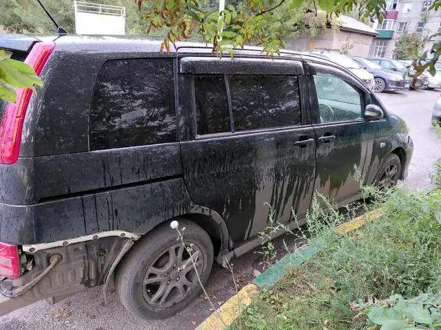 Автомобиль марки TOYOTA модель ISIS 2009 г.в. номер кузова ZGM15-0001999