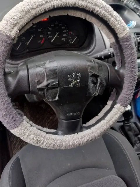 Автомобиль легковой, марка: PEUGEOT 206, модель: PEUGEOT 206, VIN: VF32AKFWA47737609, гос. рег. номер: А904ОА147, год изготовления: 2007