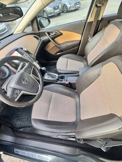 Автомобиль марки OPEL модель P-J ASTRA 2014 г.в. VIN-номер XUFPE6EJ2E3024706 в залоге у ПАО Совкомбанк