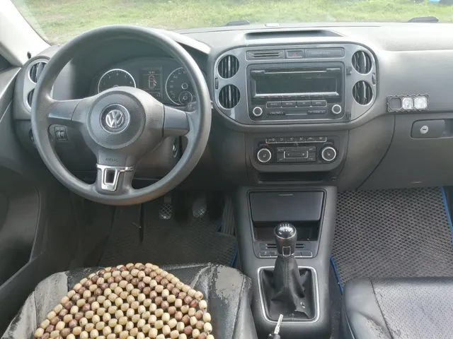 автомобиль VOLKSWAGEN модель TIGUAN, 2012 года выпуска, VIN номер XW8ZZZ5NZDG104322