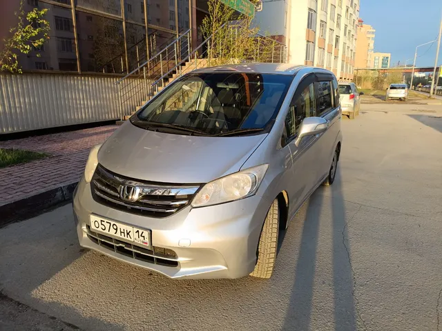 Автомобиль марки HONDA модель FREED 2013 г.в. номер кузова GB3-1511672
