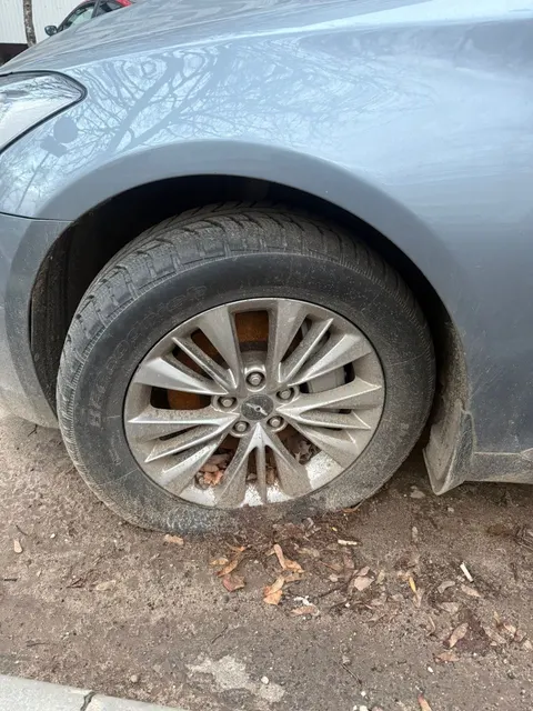 Автомобиль марки HYUNDAI модель Genesis 2014 г.в. VIN-номер KMHGN41CDFU041189