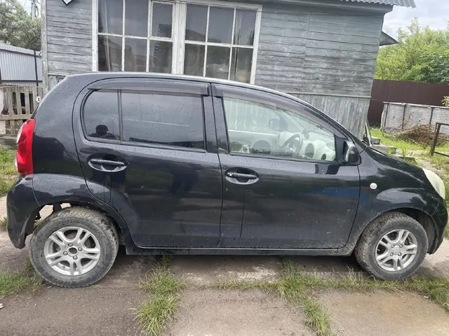 Легковой автомобиль марки: TOYOTA, модель: Passo, год выпуска: 2010 г., кузов №: KGC30-0023123