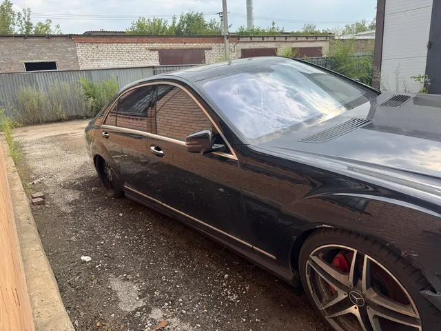 Автомобиль марки MERCEDES-BENZ модель S500 4MATIC 2007 г.в. VIN-номер WDD2211861A191905