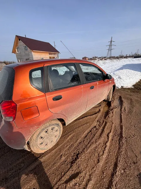 Легковой автомобиль марки: CHEVROLET, модели: Aveo, год выпуска: 2007 г., кузов №: X4XSF48TJ70001532, идентификационный номер (VIN): X4XSF48TJ70001532. В залоге у ПАО «Совкомбанк».