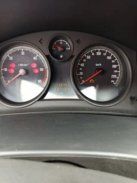 Автомобиль марки OPEL модель Astra 2007 г.в. VIN-номер W0L0AHL4872140945
