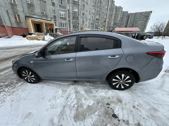 Автомобиль марки KIA модель Rio, 2017 г.в. VIN-номер Z94C241BBJR039704. В залоге у ПАО «Совкомбанк».