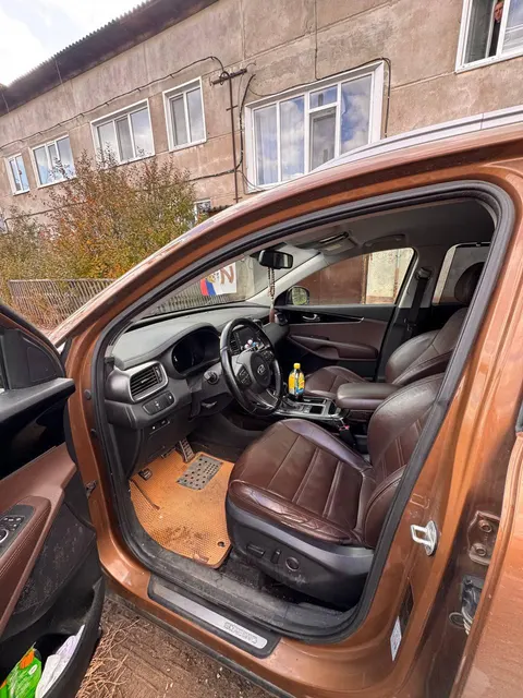 Автомобиль марки KIA модель Sorento 2015 г.в. VIN-номер XWEPH81BDF0000351