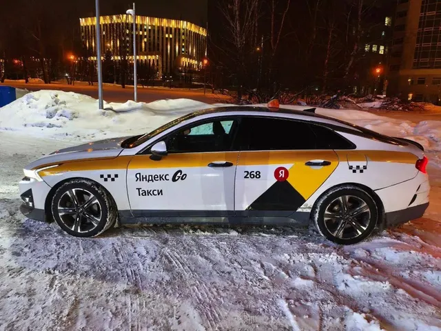 Автомобиль марки KIA модель K5 2021 г.в. VIN-номер WEG6417BM0007061