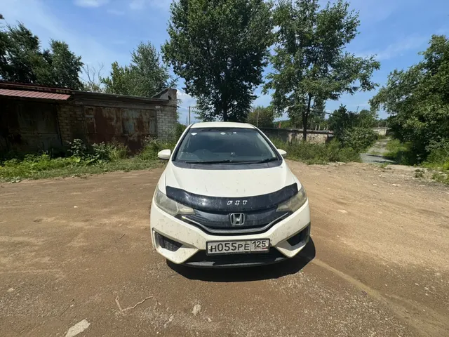 Автомобиль марки HONDA модель FIT 2013 г.в. номер кузова GK3-1000841