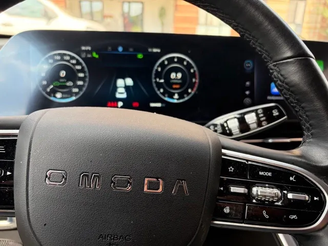 Автомобиль марки OMODA модель C5 2024 г.в. VIN-номер LVVDB21B7RD576851