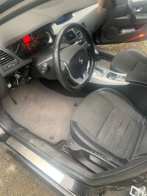 Автомобиль марки RENAULT модель Laguna 2008 г.в. VIN-номер VF1BTEY0E39793664